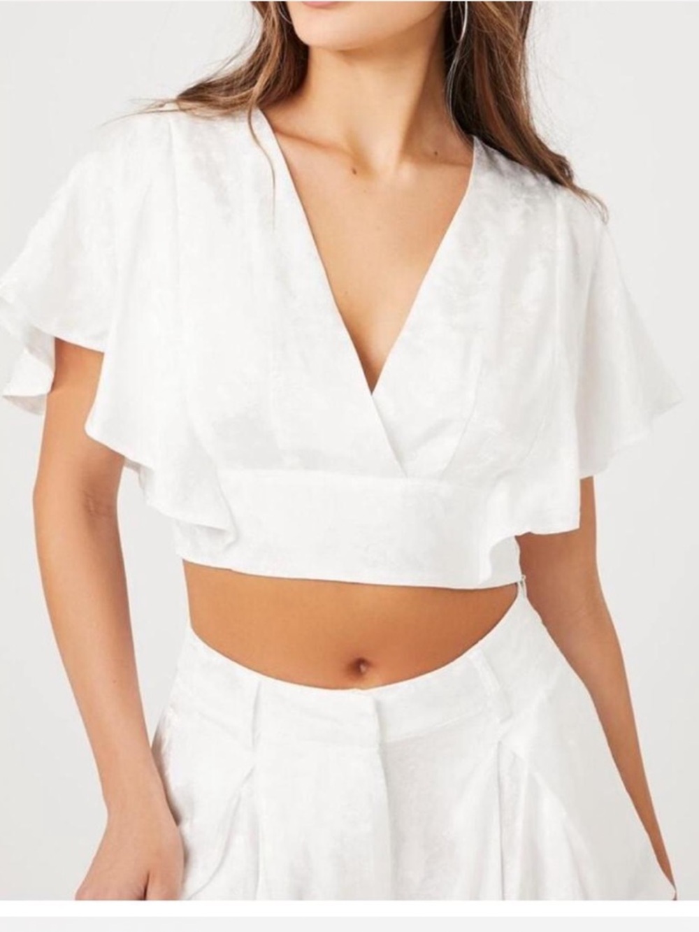 READ Forever21 Satin Jaquard Surplice Crop Top | Vanilla | Small
